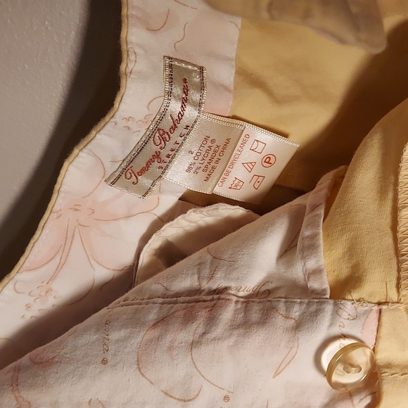Tommy Bahama Shorts Stretch  Size 2 - Picture 4 of 8